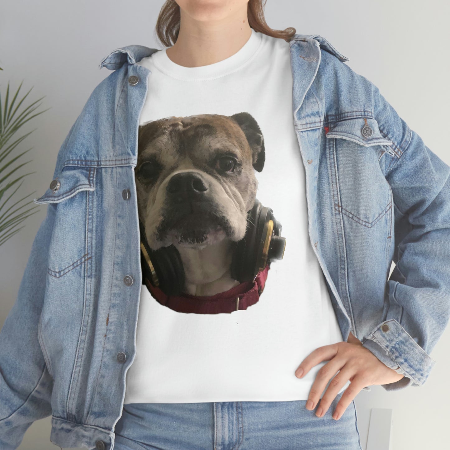 dogsonclothing - Valley Bulldog with headphones