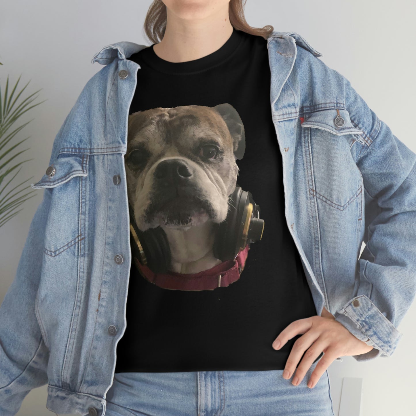 dogsonclothing - Valley Bulldog with headphones